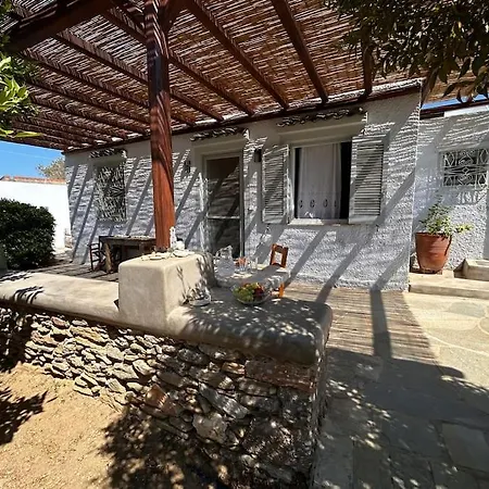 Rokombo House * Tínos