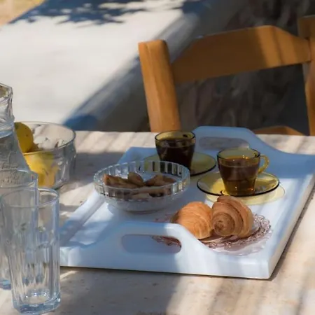 Rokombo House * Tínos