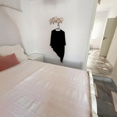 Rokombo House Hébergement de vacances Tínos