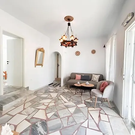 Rokombo House * Tínos