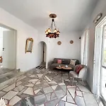 Rokombo House *