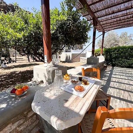 Rokombo House