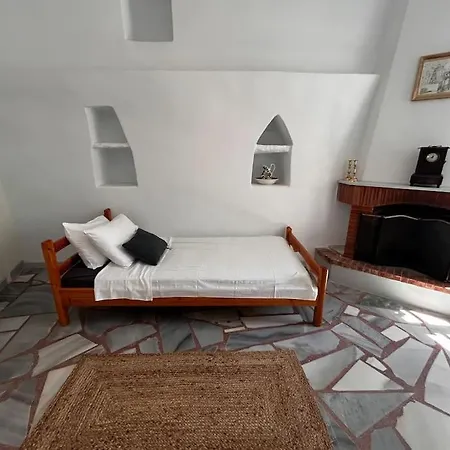 Rokombo House