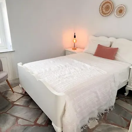 Rokombo House
