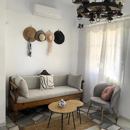 Rokombo House * Tínos