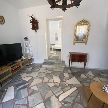 Rokombo House *